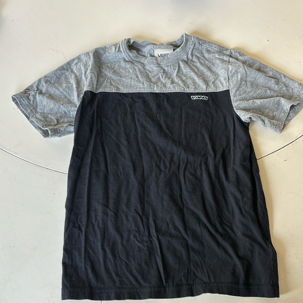 🌺Vans Gray and Black Short Sleeve Tee